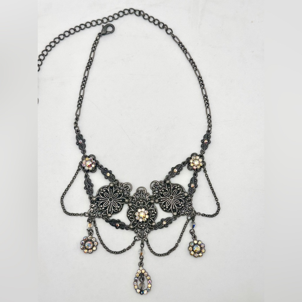 Vintage Style Victorian Matte Silver Tone Choker - Floral Filigree Rhinestones - Picture 4 of 8